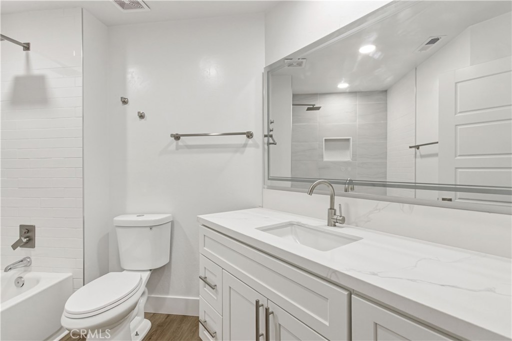 1809 E Serena, Fresno, CA 93720
