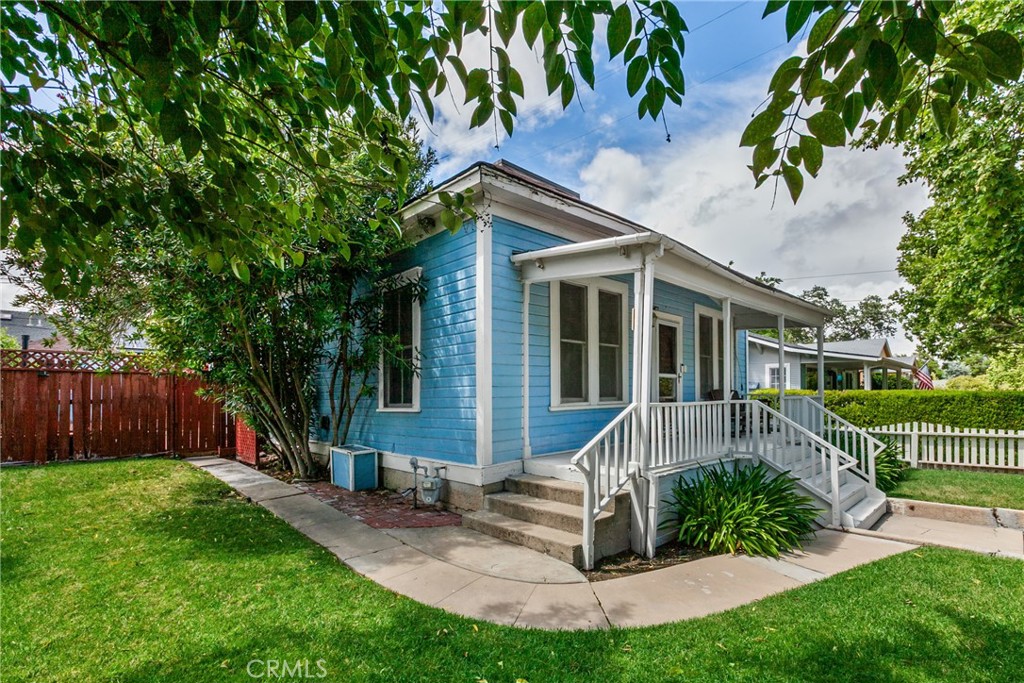 1517 Olive St., Paso Robles, CA 93446