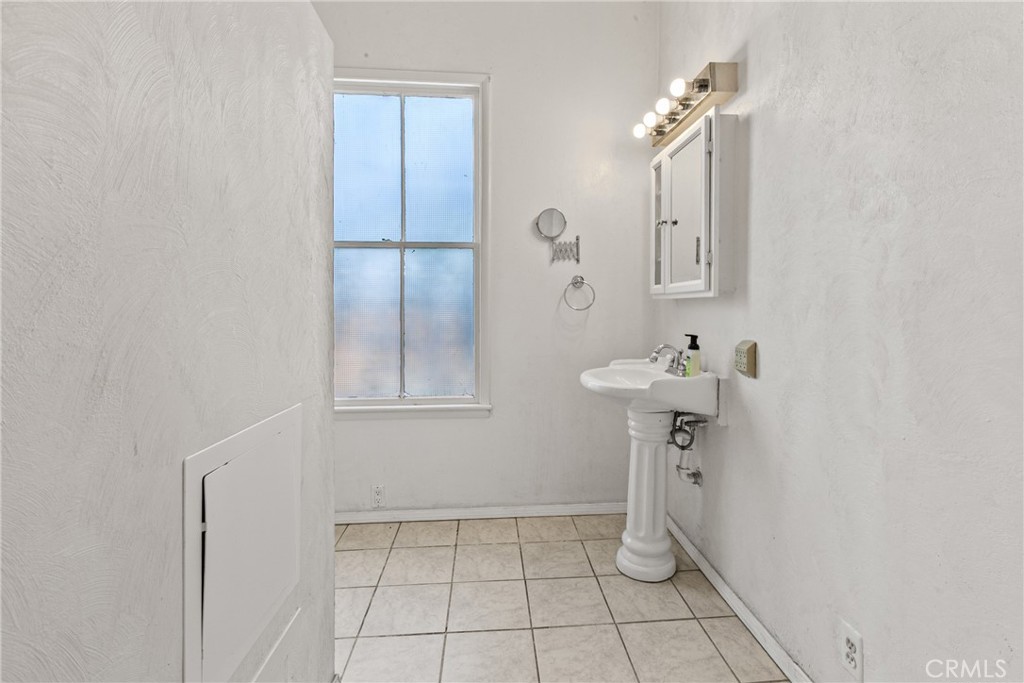 1517 Olive St., Paso Robles, CA 93446