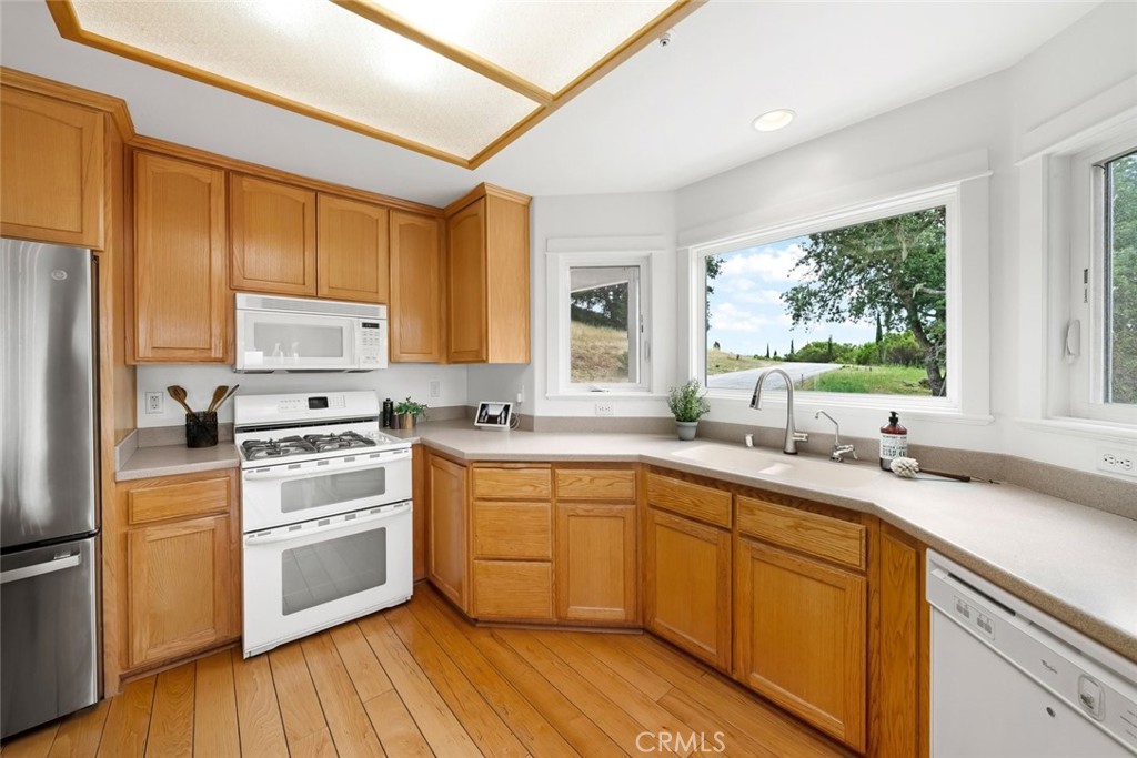 9500 Corona Rd, Atascadero, CA 93422