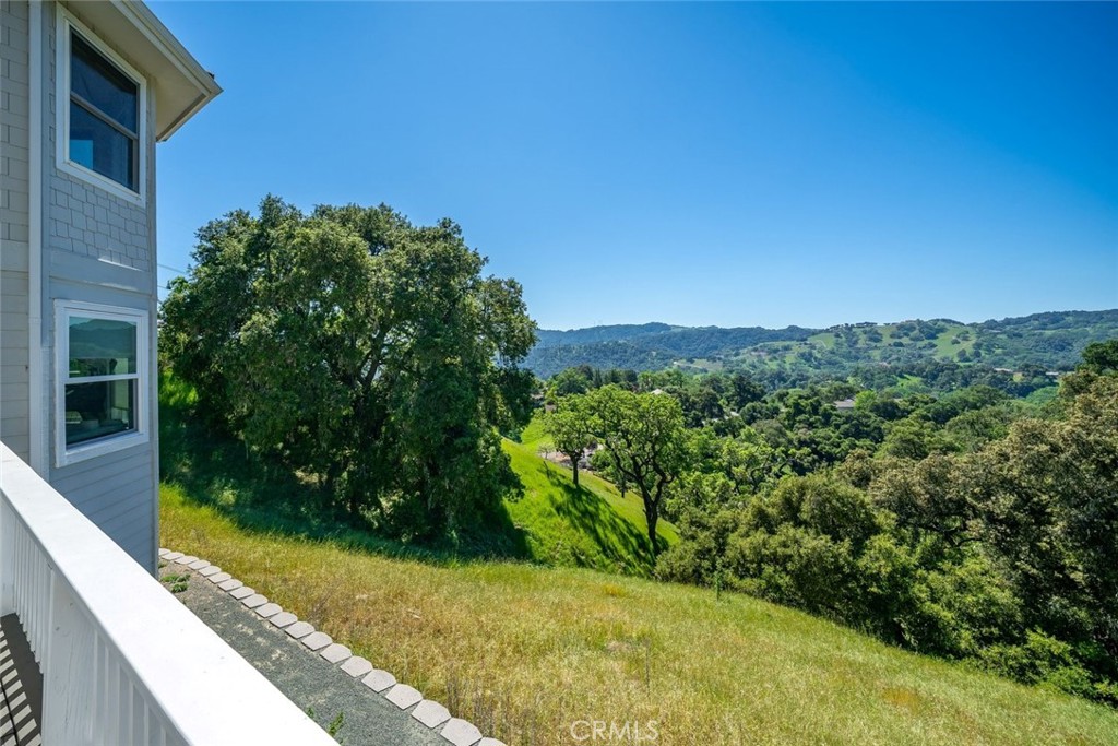 9500 Corona Rd, Atascadero, CA 93422