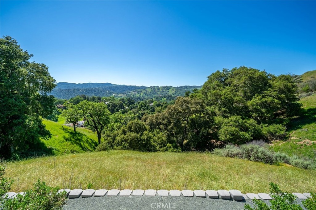 9500 Corona Rd, Atascadero, CA 93422