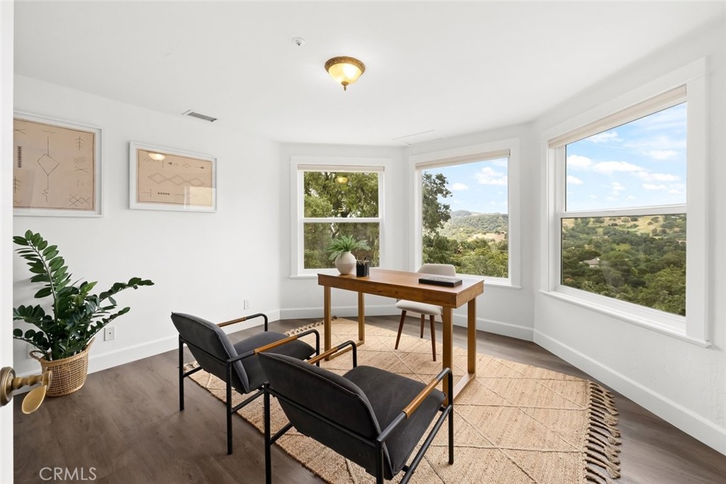 9500 Corona Rd, Atascadero, CA 93422