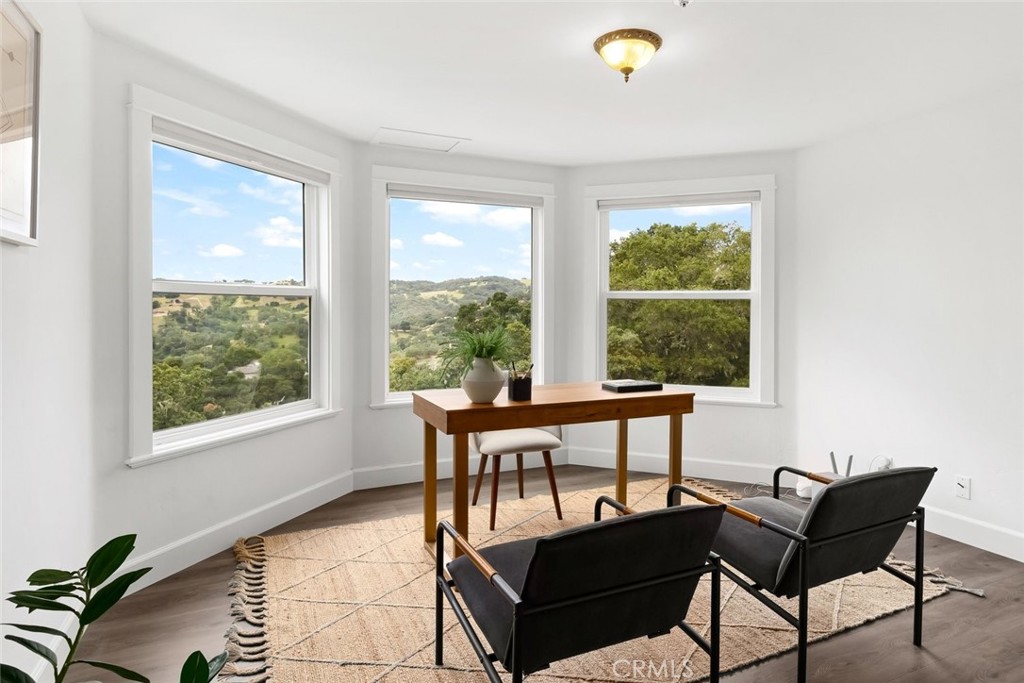 9500 Corona Rd, Atascadero, CA 93422