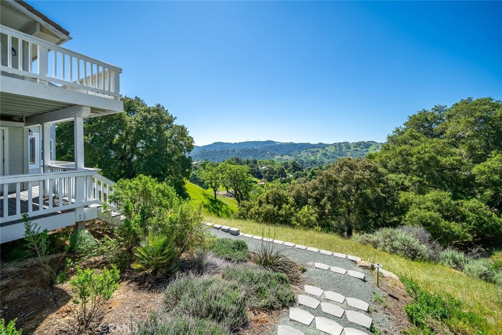 9500 Corona Rd, Atascadero, CA 93422