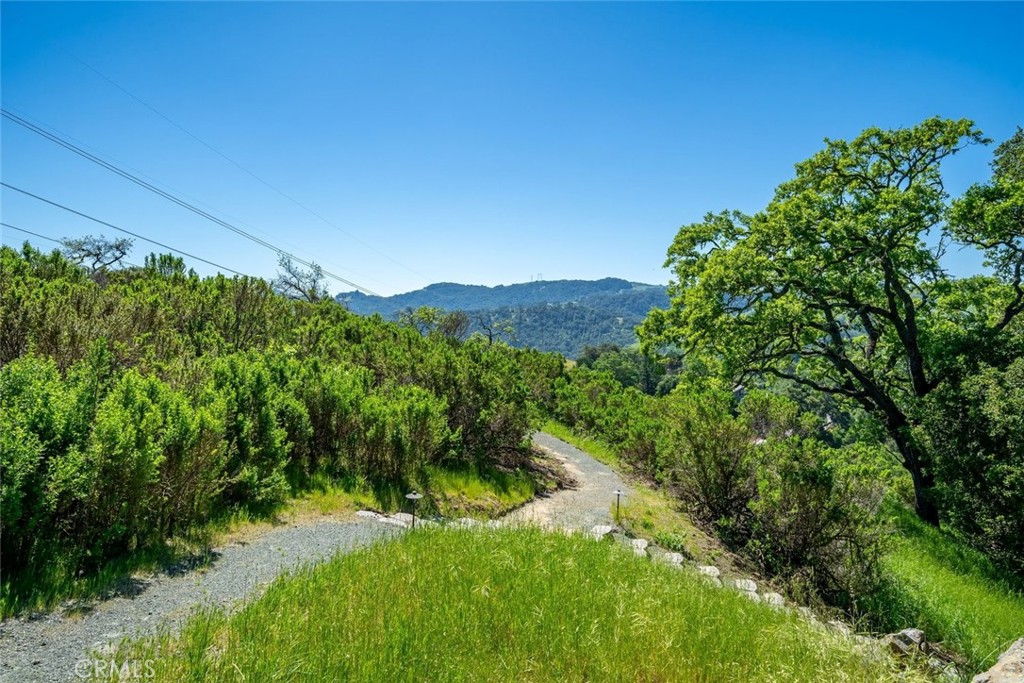 9500 Corona Rd, Atascadero, CA 93422