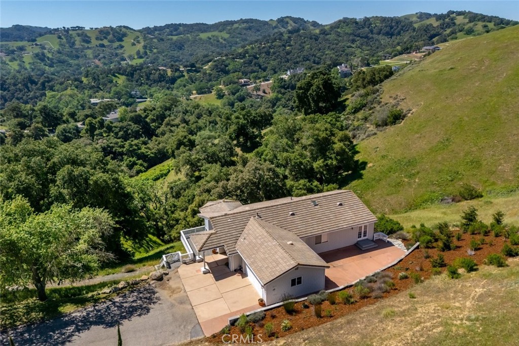 9500 Corona Rd, Atascadero, CA 93422