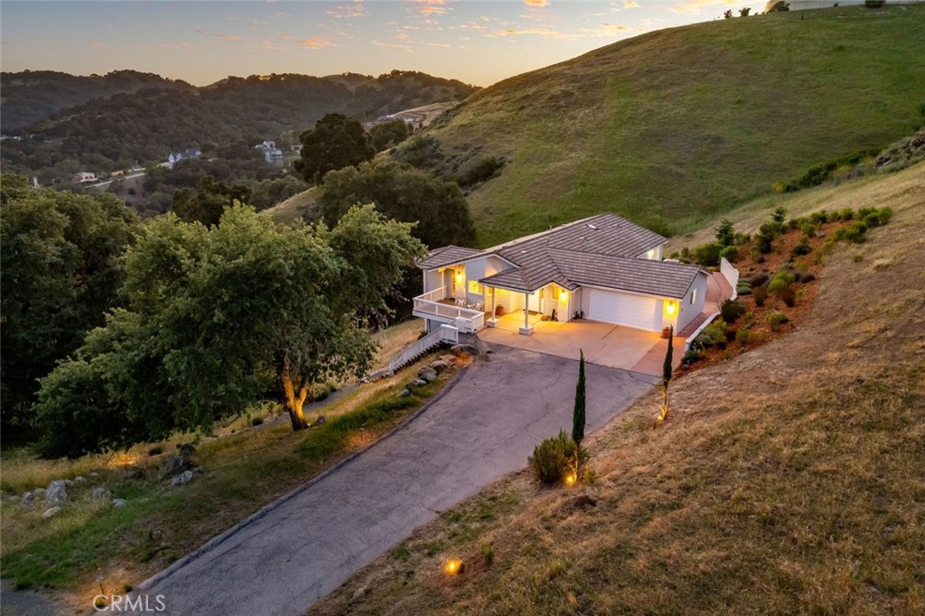 9500 Corona Rd, Atascadero, CA 93422