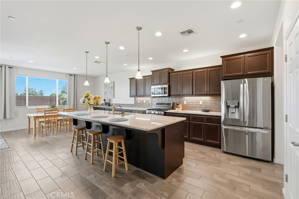 470 Daphne, Lemoore, CA 93245