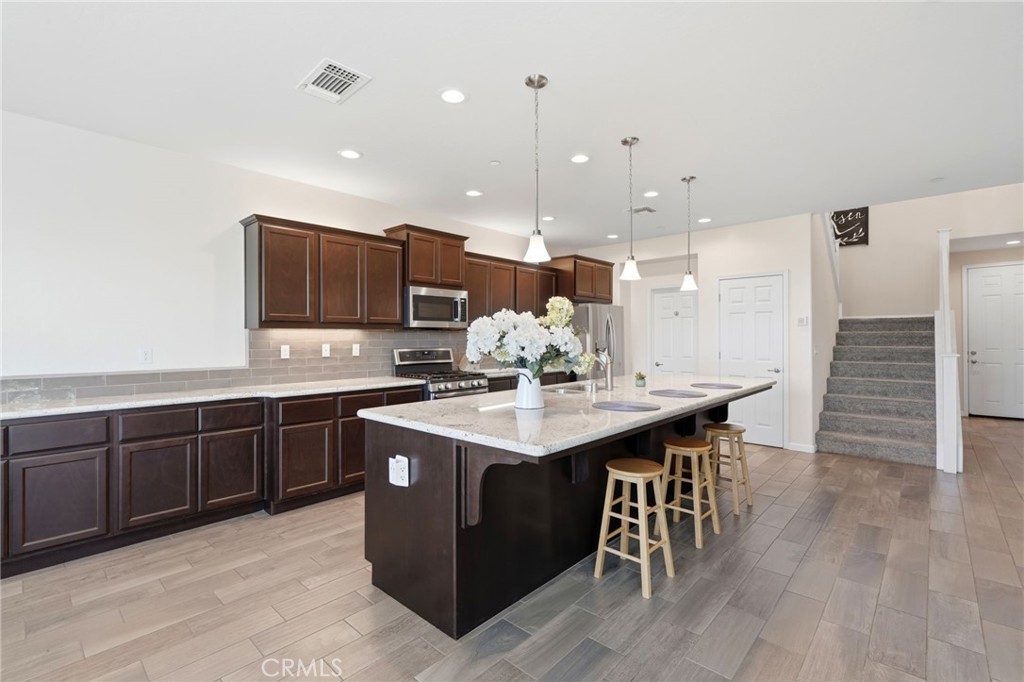 470 Daphne, Lemoore, CA 93245