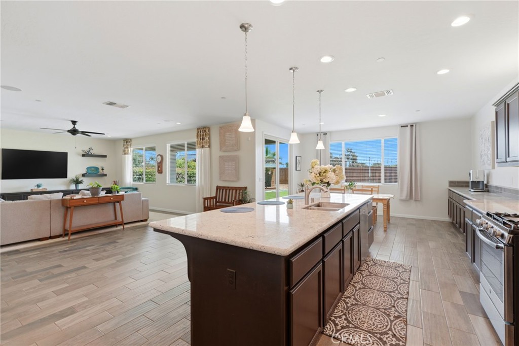 470 Daphne, Lemoore, CA 93245