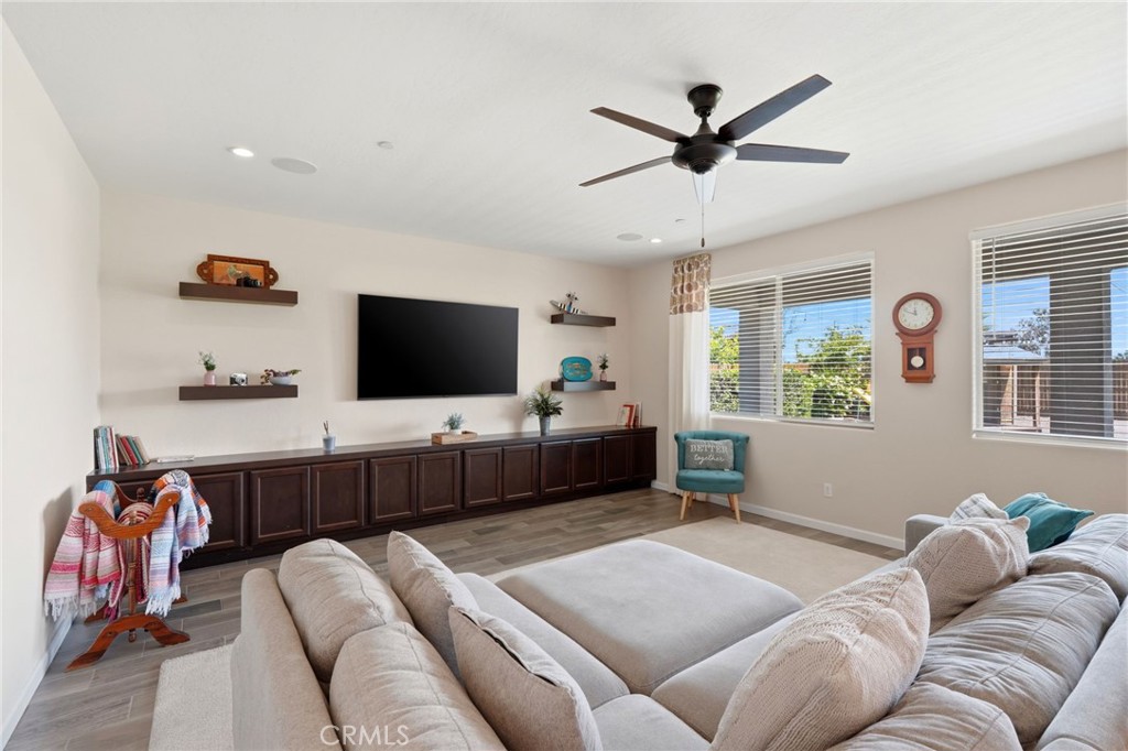 470 Daphne, Lemoore, CA 93245