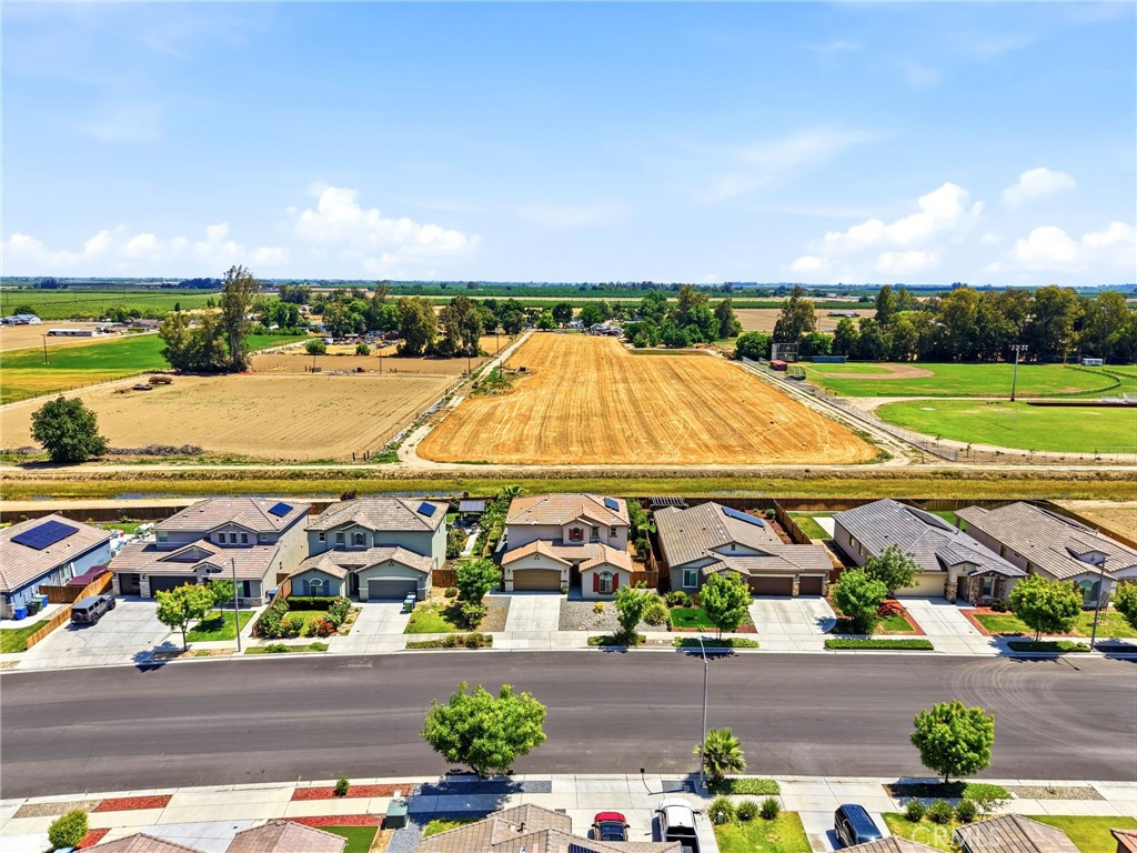 470 Daphne, Lemoore, CA 93245
