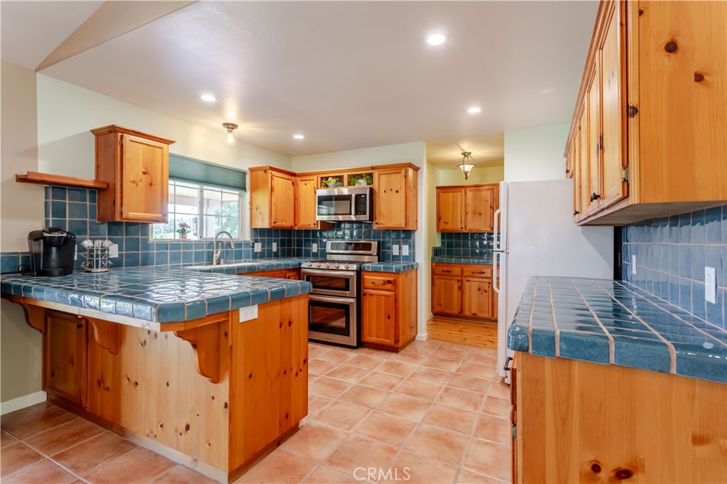 155 Eagle Creek Ct, Atascadero, CA 93422