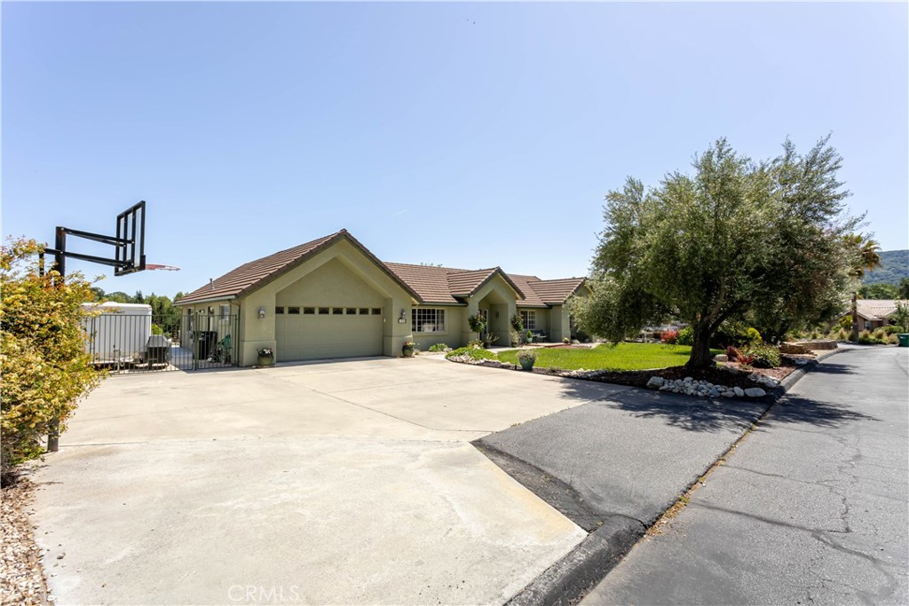 155 Eagle Creek Ct, Atascadero, CA 93422