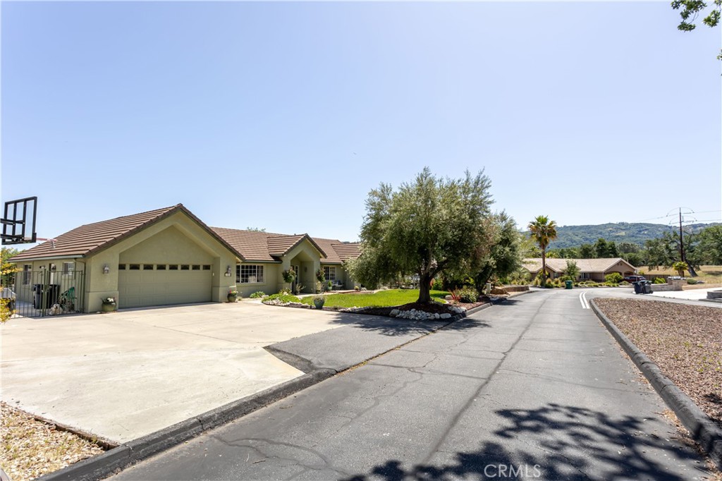 155 Eagle Creek Ct, Atascadero, CA 93422