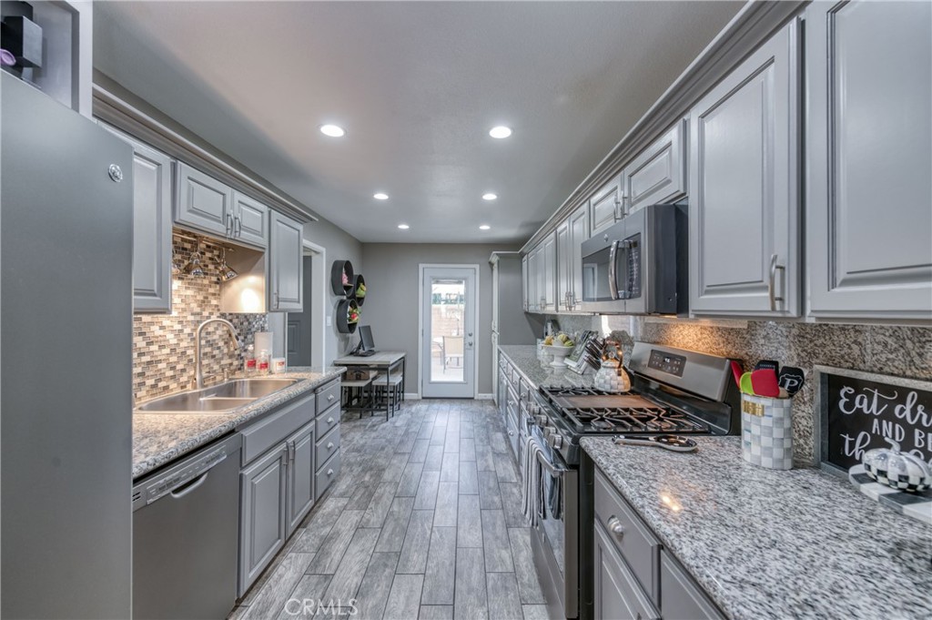 7560 N Charles Ave #C, Fresno, CA 93711