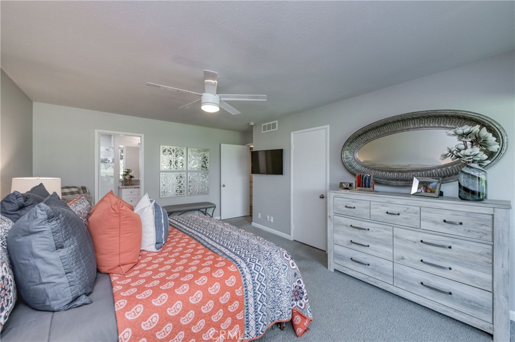 7560 N Charles Ave #C, Fresno, CA 93711