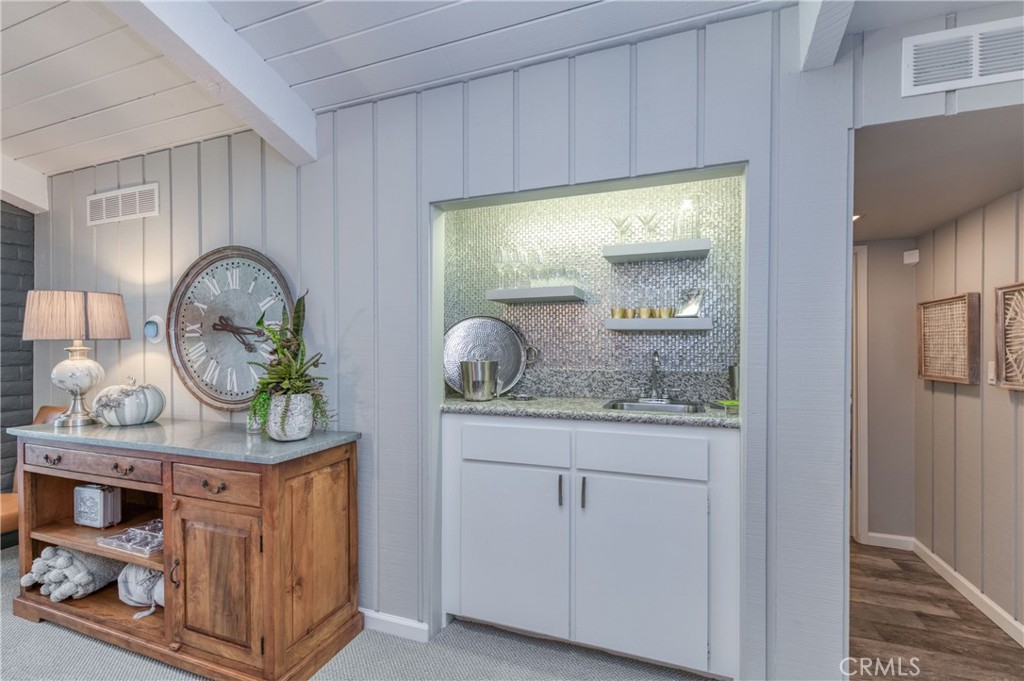 7560 N Charles Ave #C, Fresno, CA 93711