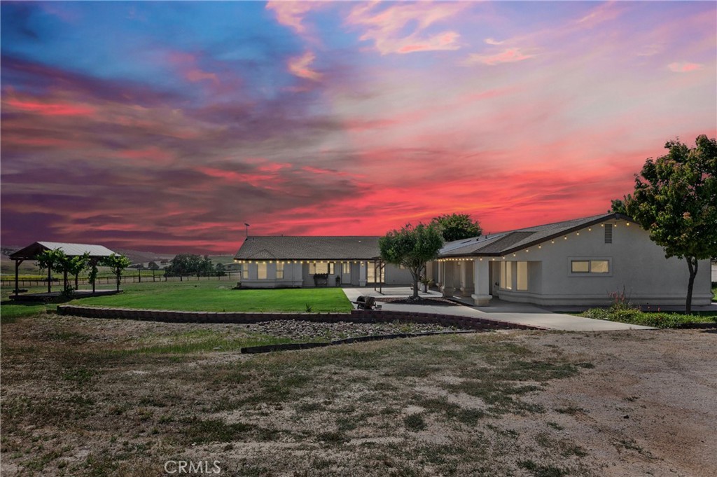7989 Sundance Trl, Paso Robles, CA 93446
