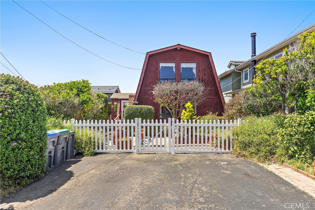 21 12th St, Cayucos, CA 93430