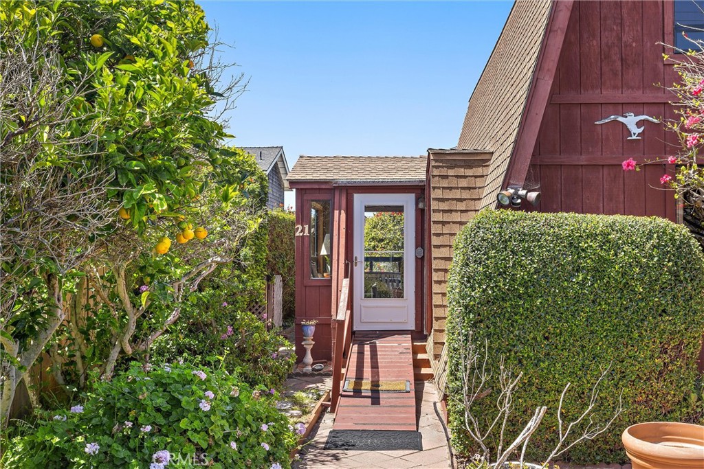 21 12th St, Cayucos, CA 93430