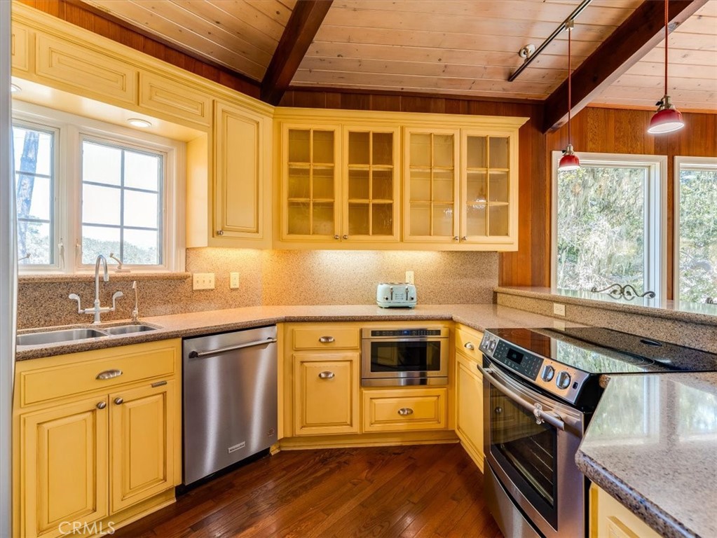 1987 Dorking Ave, Cambria, CA 93428