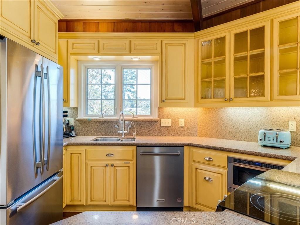 1987 Dorking Ave, Cambria, CA 93428