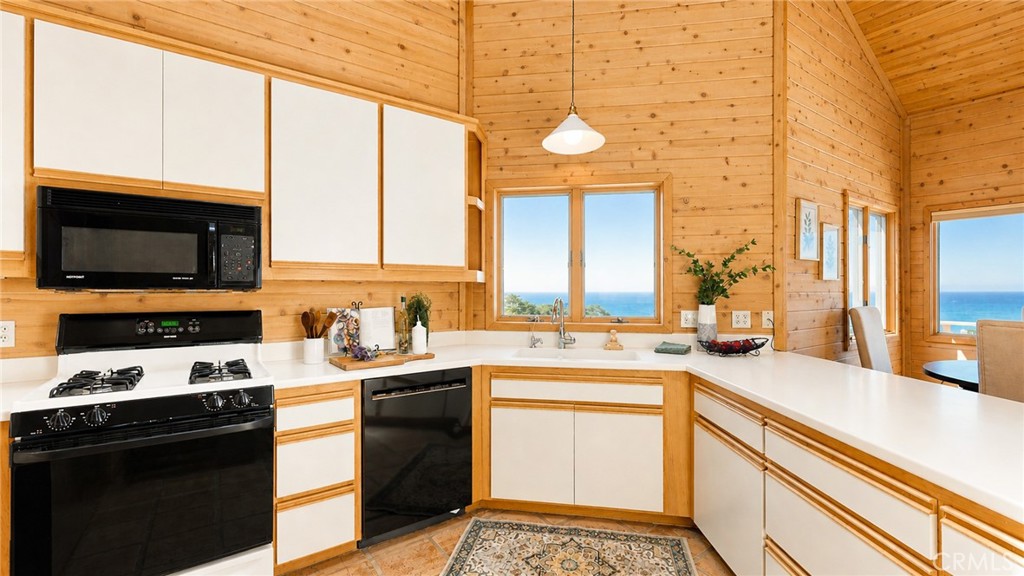 629 Ardath Dr, Cambria, CA 93428