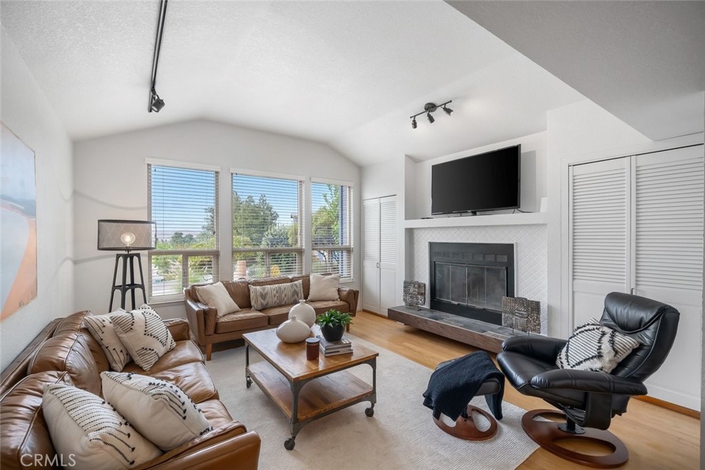 1683 Knoll, San Luis Obispo, CA 93401
