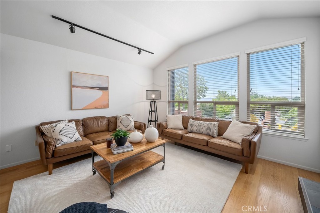 1683 Knoll, San Luis Obispo, CA 93401