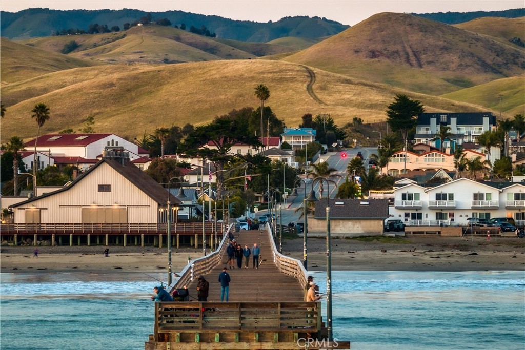 136 Ocean Front, Cayucos, CA 93430
