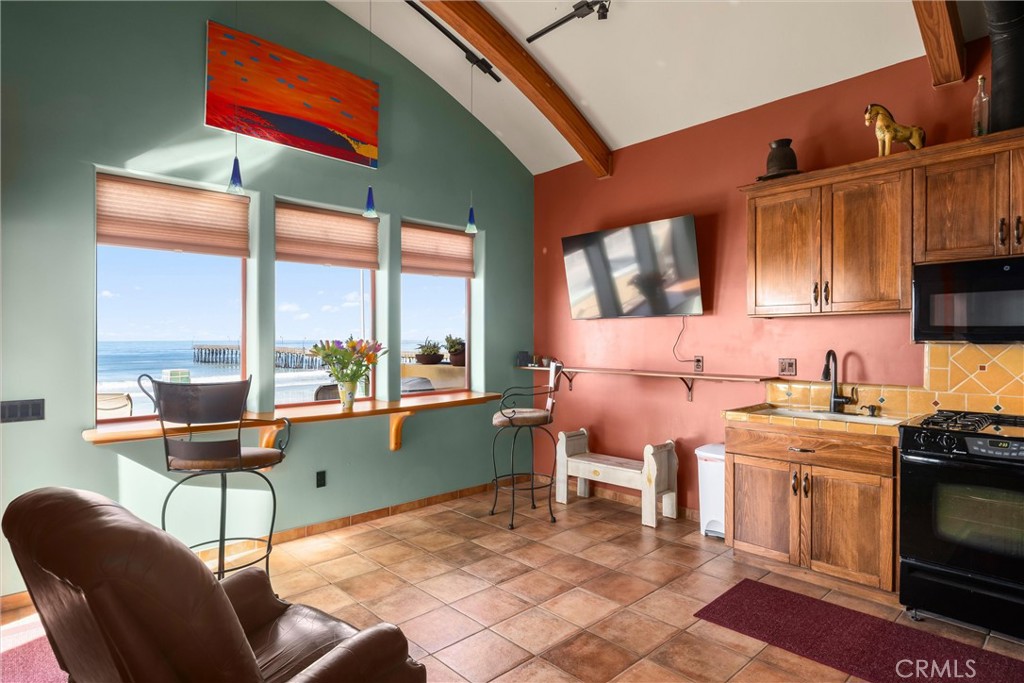 136 Ocean Front, Cayucos, CA 93430