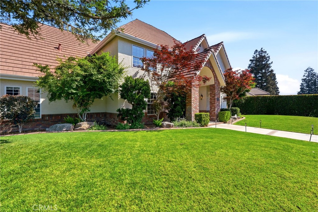 5036 Lakewood, Visalia, CA 93291