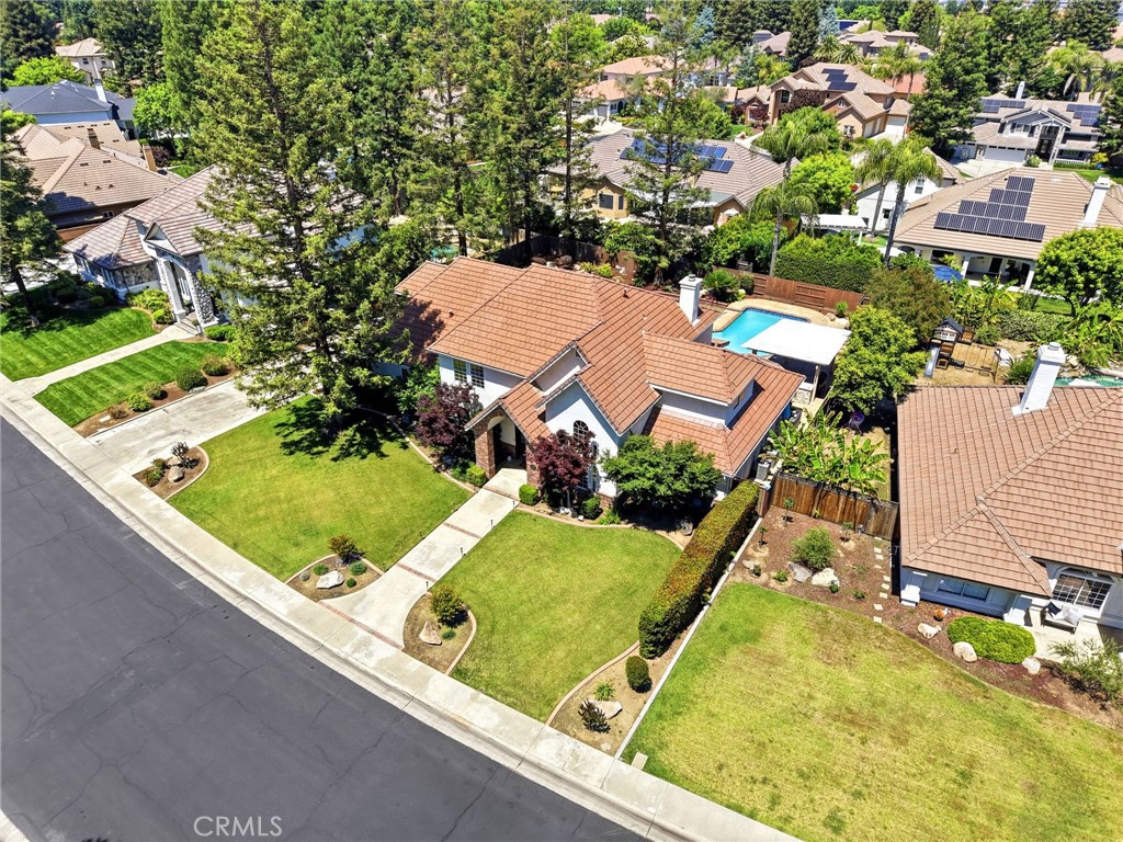 5036 Lakewood, Visalia, CA 93291