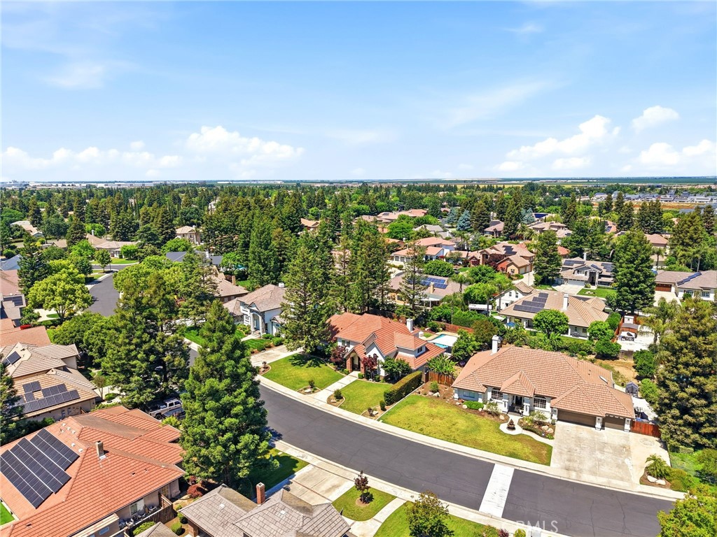 5036 Lakewood, Visalia, CA 93291
