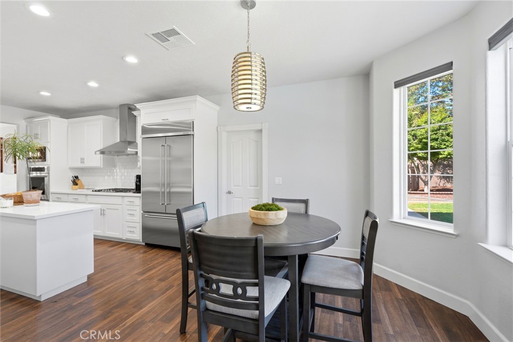 5036 Lakewood, Visalia, CA 93291