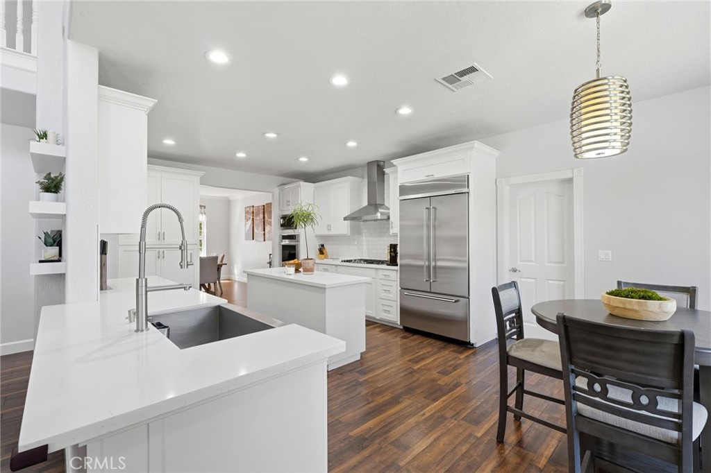 5036 Lakewood, Visalia, CA 93291