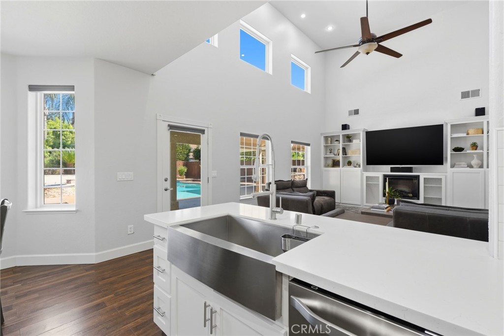 5036 Lakewood, Visalia, CA 93291
