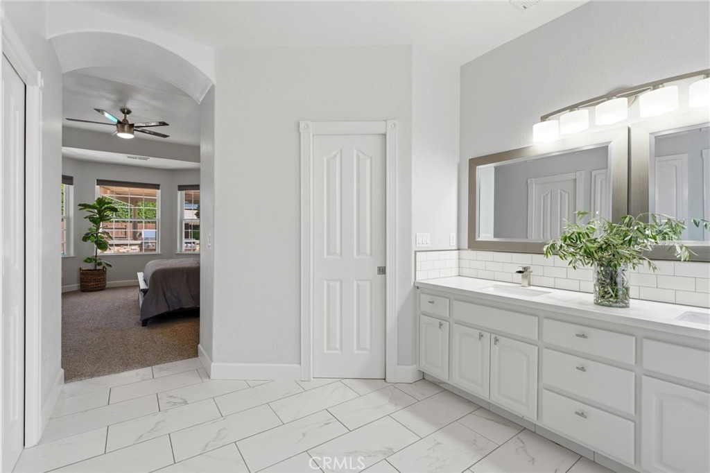 5036 Lakewood, Visalia, CA 93291
