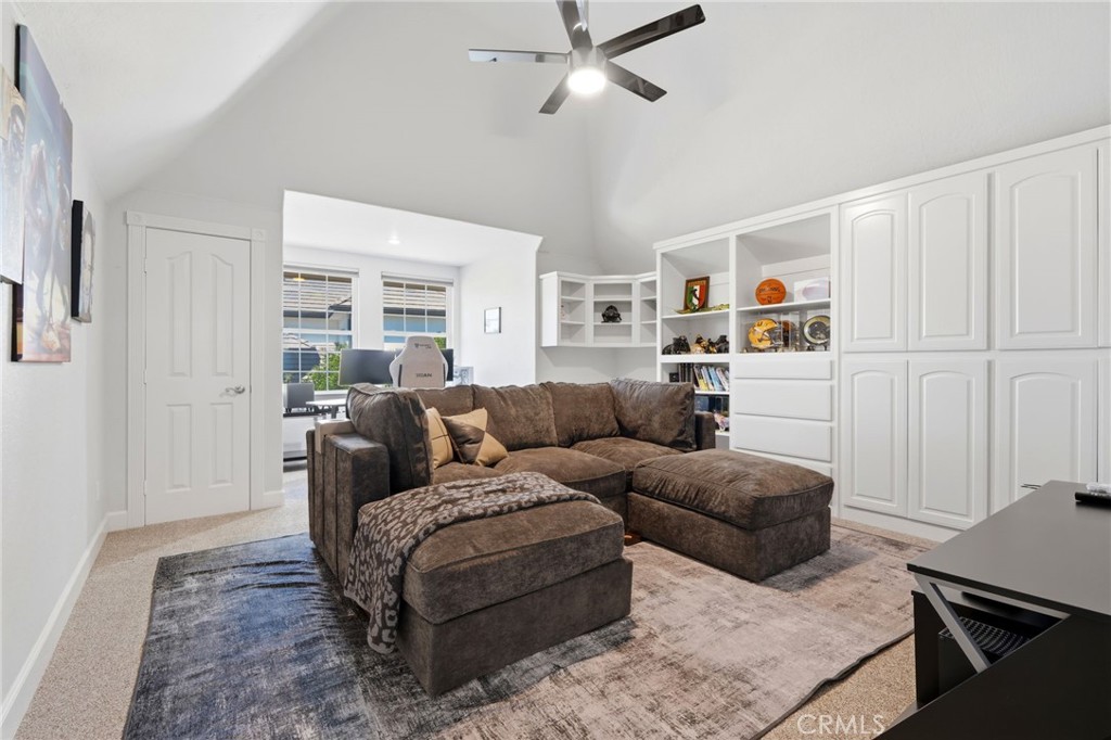 5036 Lakewood, Visalia, CA 93291