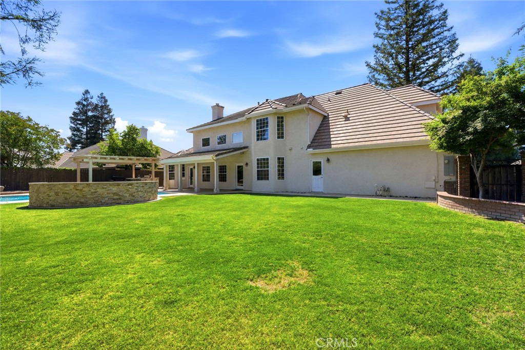 5036 Lakewood, Visalia, CA 93291