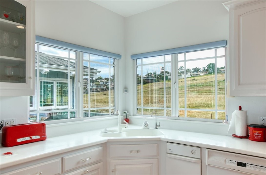 4824 Windsor Blvd, Cambria, CA 93428