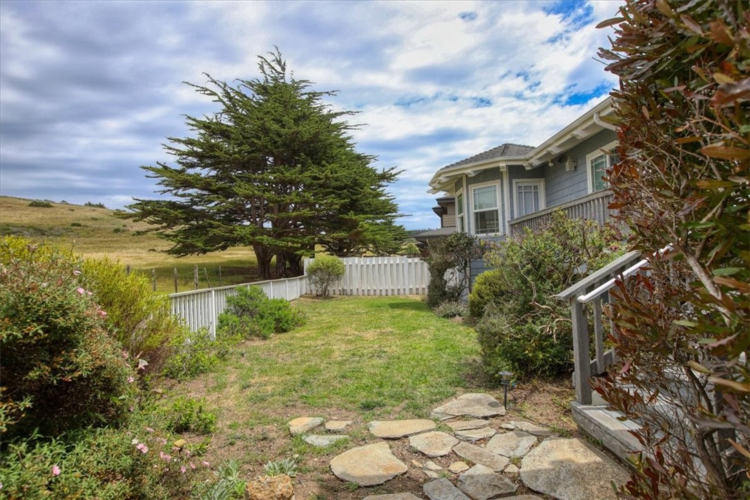 4824 Windsor Blvd, Cambria, CA 93428
