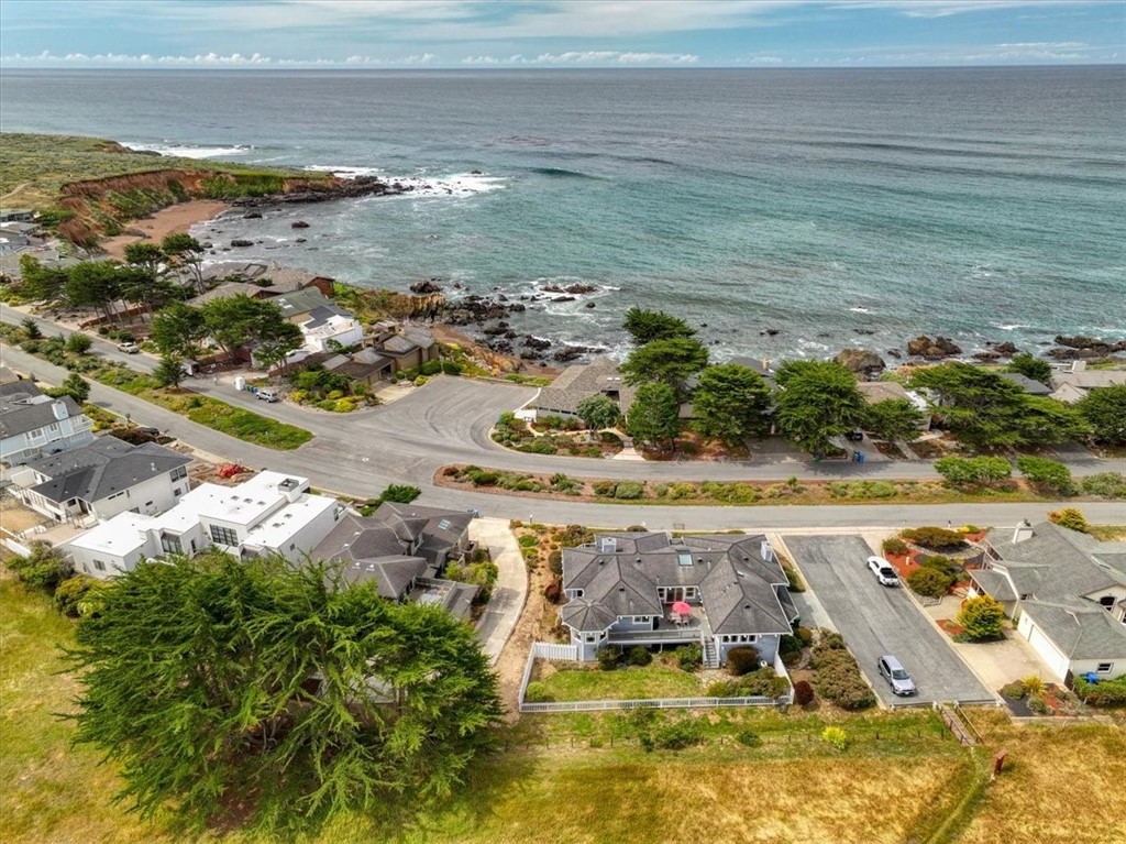 4824 Windsor Blvd, Cambria, CA 93428