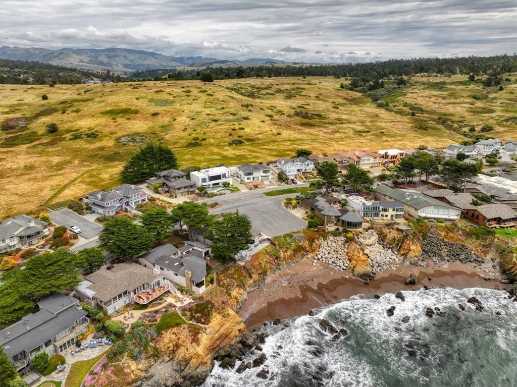 4824 Windsor Blvd, Cambria, CA 93428