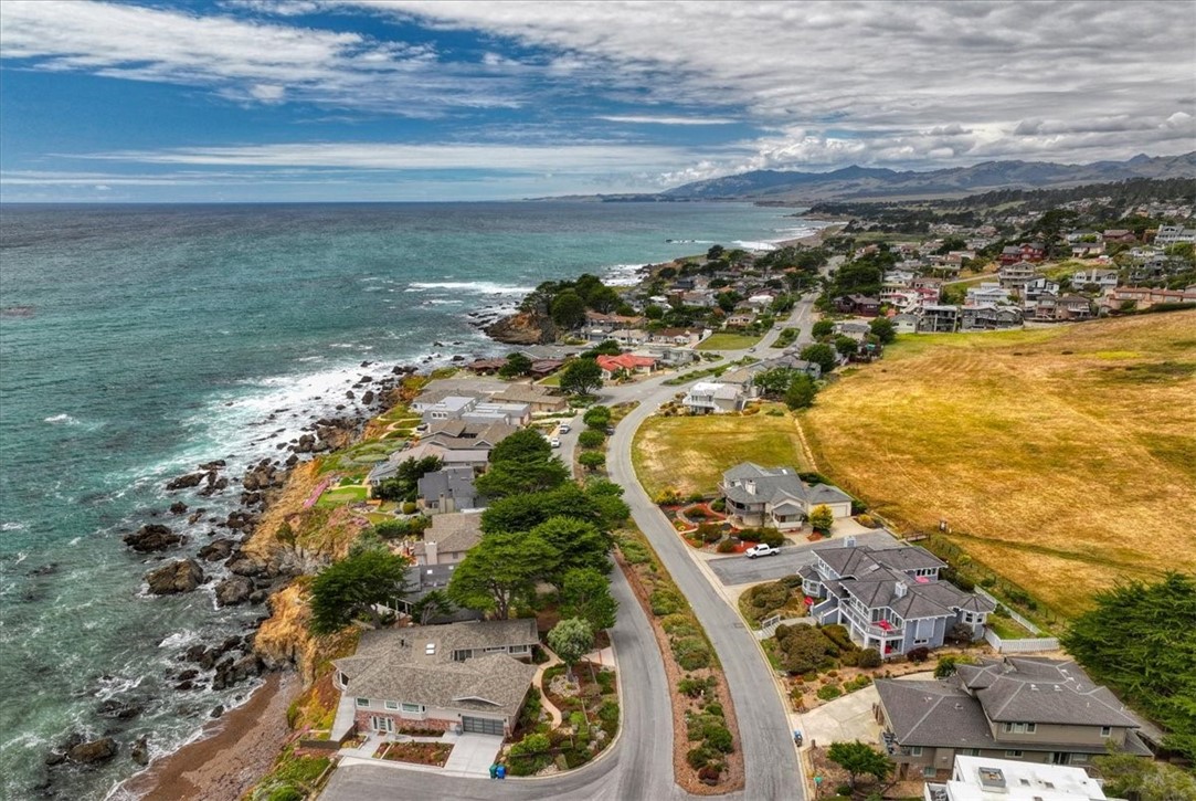4824 Windsor Blvd, Cambria, CA 93428