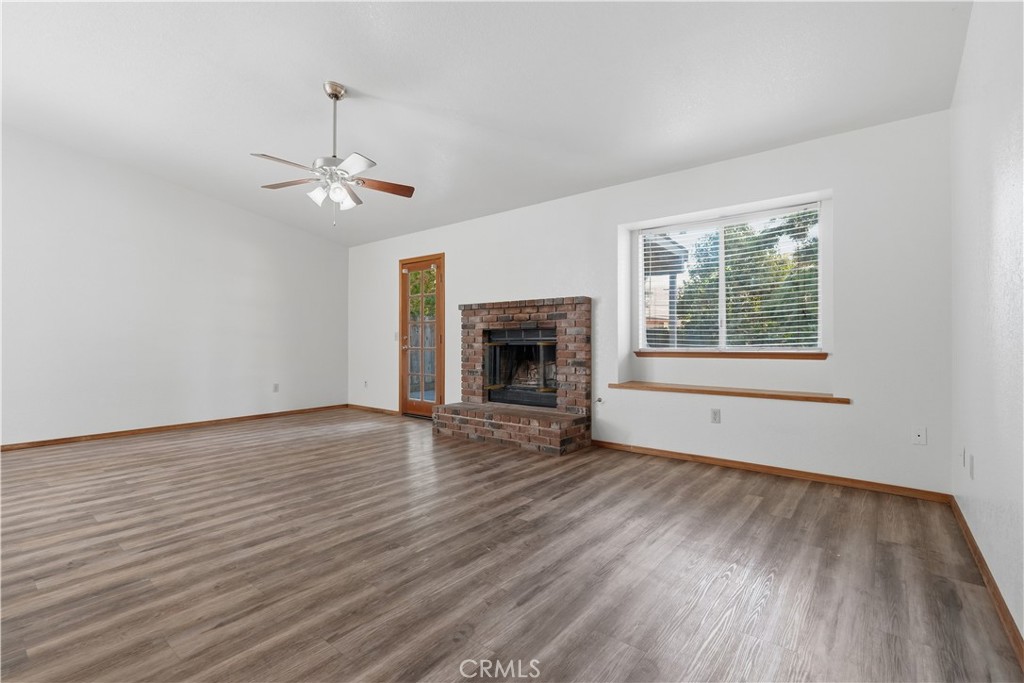 851 N Crenshaw, Visalia, CA 93291