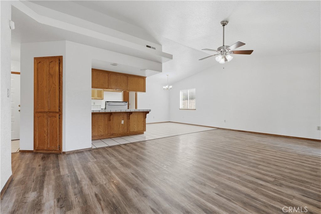 851 N Crenshaw, Visalia, CA 93291