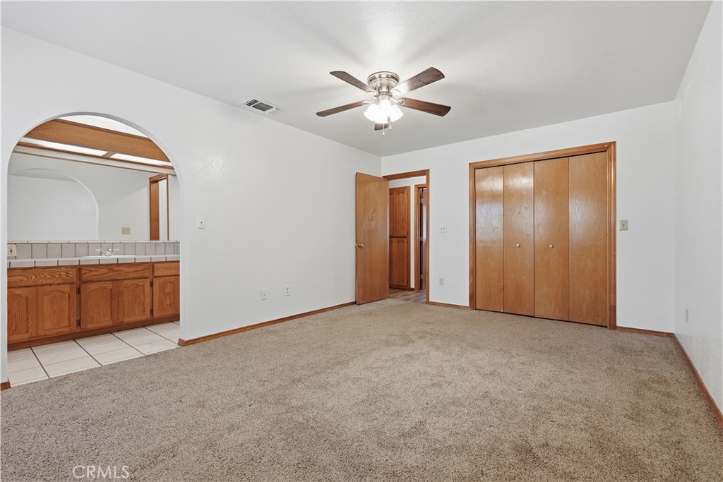 851 N Crenshaw, Visalia, CA 93291